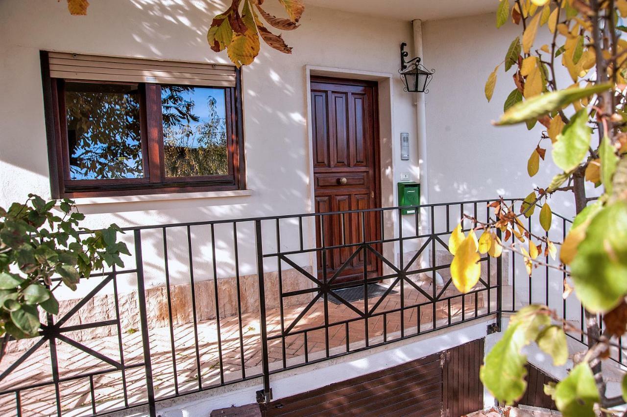 A Casa Di Galdino E Vittorianna Apartment L'Aquila Bagian luar foto