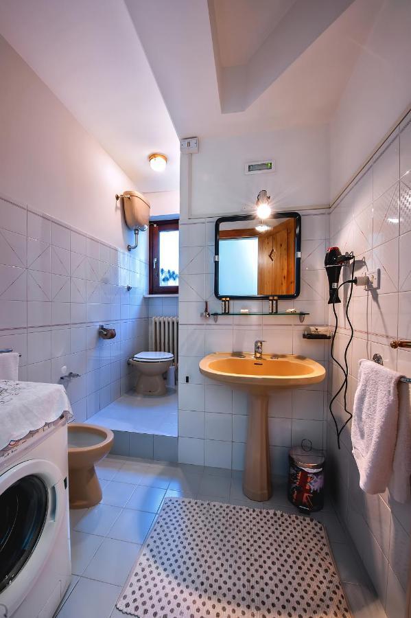 A Casa Di Galdino E Vittorianna Apartment L'Aquila Bagian luar foto
